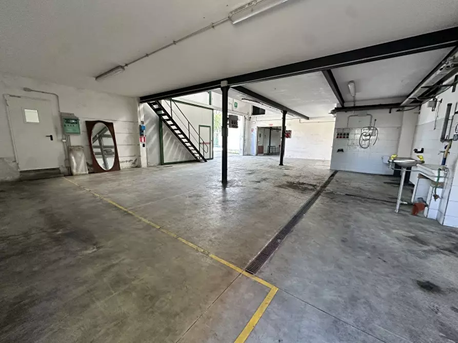 Immagine 4 di Capannone industriale in affitto  in VIA COLETTI a Venezia