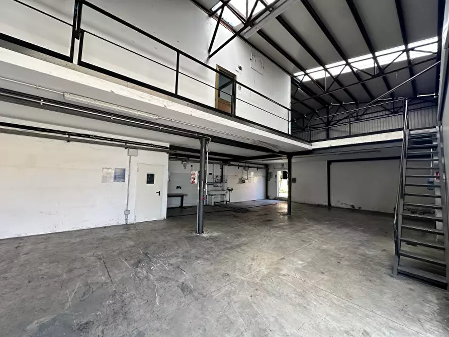 Immagine 6 di Capannone industriale in affitto  in VIA COLETTI a Venezia