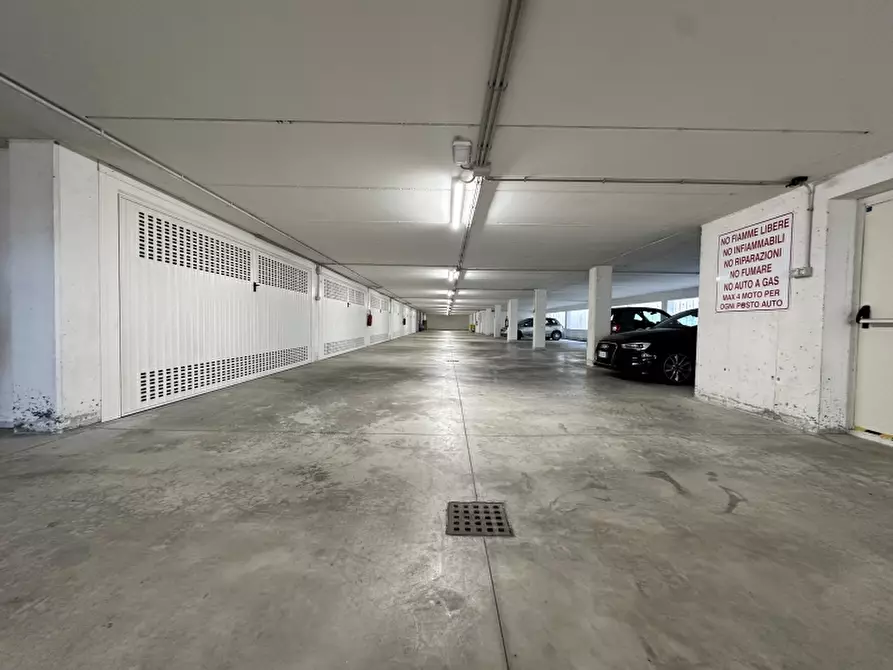 Immagine 6 di Ufficio in affitto  in VIA TREVISO MARE a Roncade