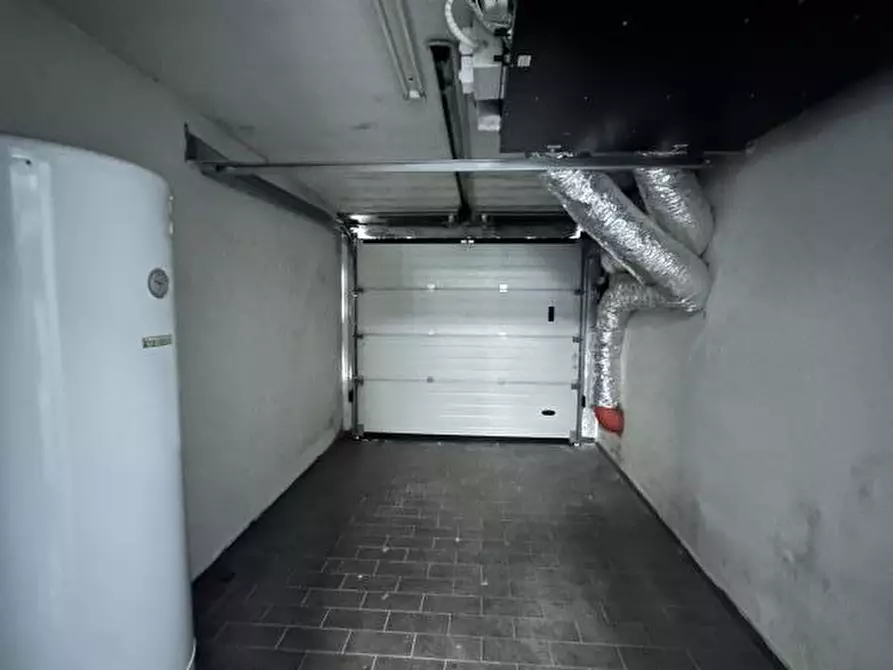 Immagine 12 di Negozio in affitto  in CORSO DEL POPOLO 139 a Venezia