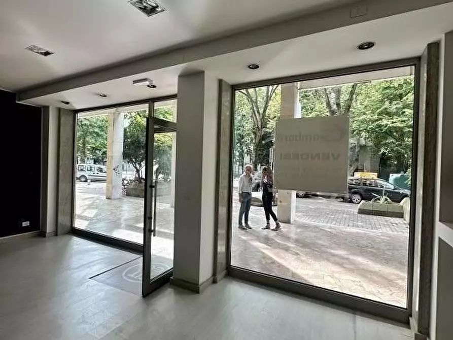 Immagine 5 di Negozio in affitto  in CORSO DEL POPOLO 139 a Venezia