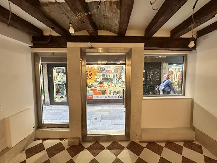 Immagine 1 di Negozio in affitto  in San Marco a Venezia