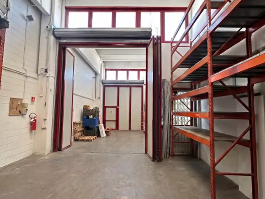 Immagine 3 di Capannone industriale in vendita  in piazza mercato 44 a Venezia