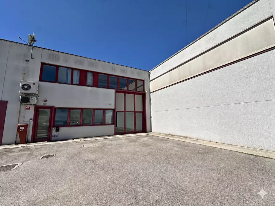 Immagine 4 di Capannone industriale in vendita  in piazza mercato 44 a Venezia