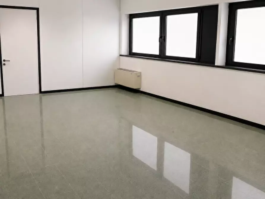 Immagine 4 di Ufficio in affitto  in piazza municipio a Marcon
