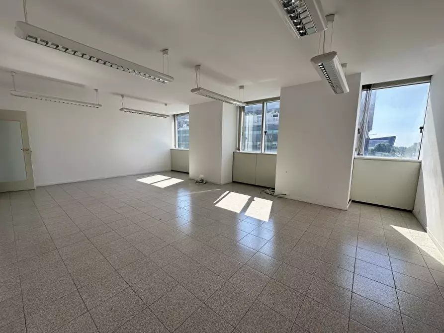 Immagine 11 di Ufficio in affitto  in Via torino 105 a Venezia