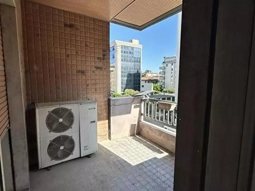 Immagine 5 di Ufficio in vendita  in CORSO DEL POPOLO a Venezia