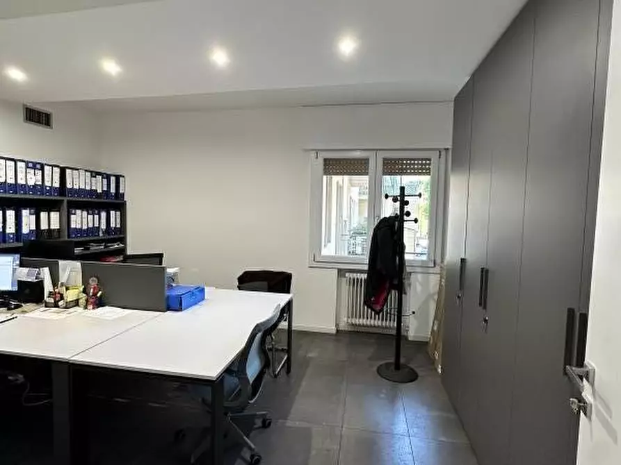 Immagine 1 di Ufficio in vendita  in CORSO DEL POPOLO a Venezia