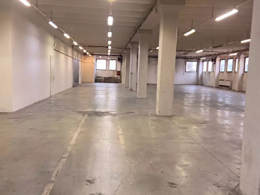 Immagine 5 di Capannone industriale in affitto  in via bafile a Jesolo