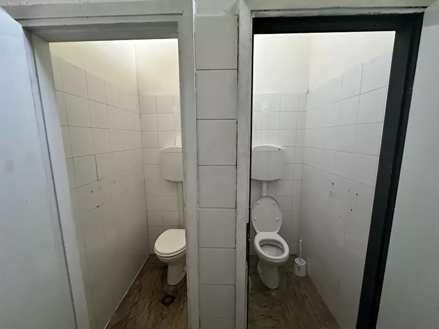 Immagine 2 di Negozio in vendita  a Venezia