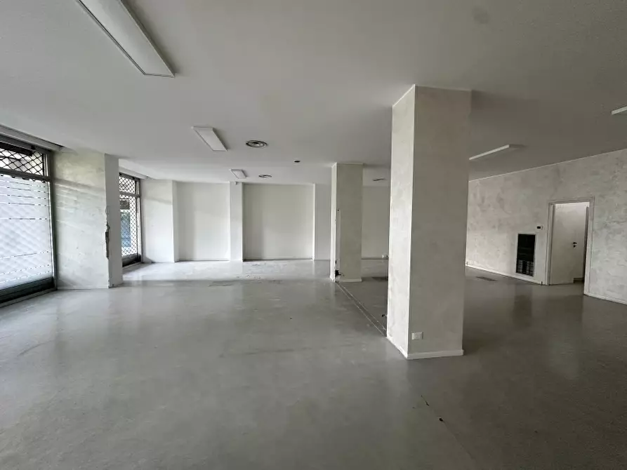 Immagine 3 di Negozio in vendita  a Venezia