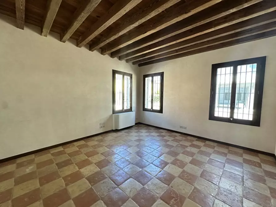 Immagine 15 di Ufficio in affitto  in VIA ALTINIA a Venezia