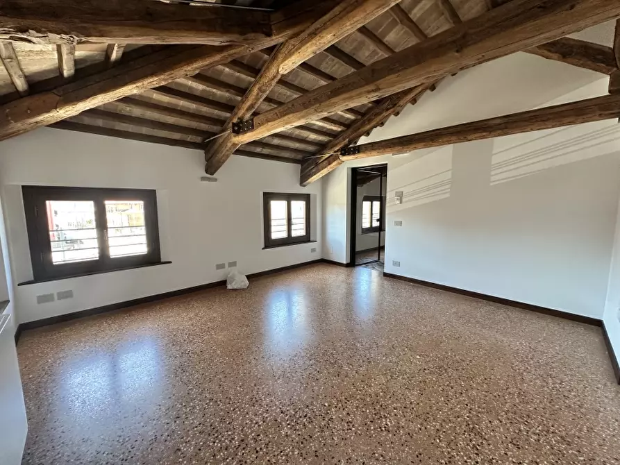 Immagine 11 di Ufficio in affitto  in VIA ALTINIA a Venezia