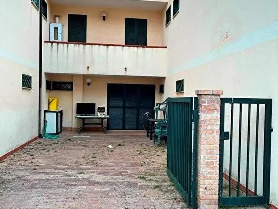 Immagine 2 di Villetta a schiera in vendita  in via delle Meduse 13 a Capaccio Paestum