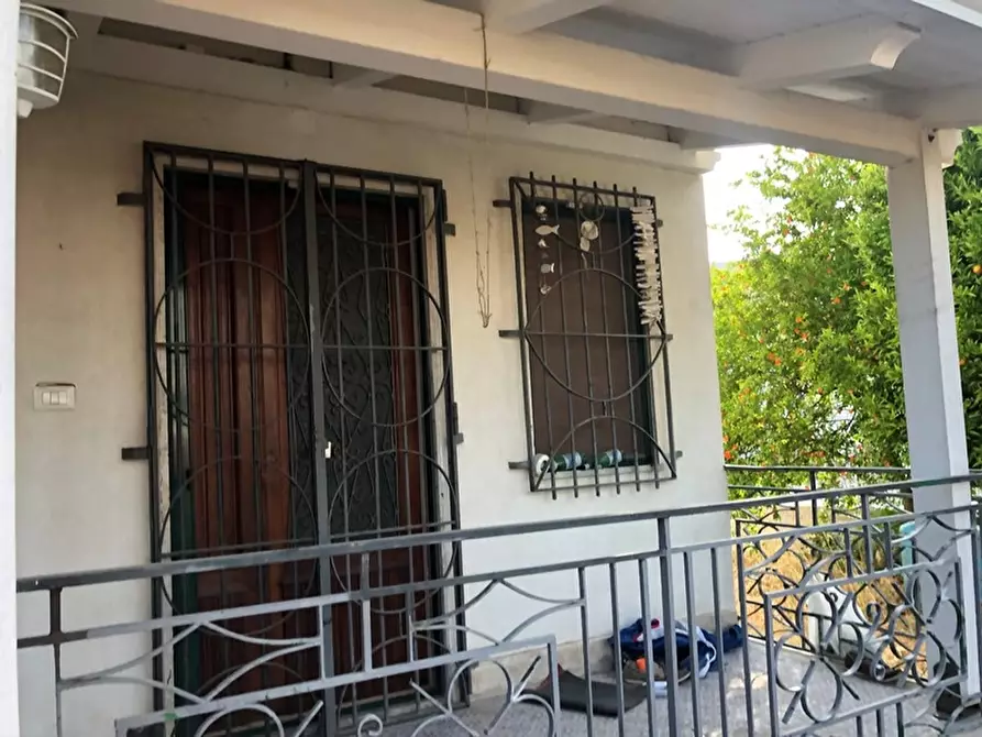 Immagine 2 di Villa in vendita  in via A.Vespucci 13 a Capaccio Paestum