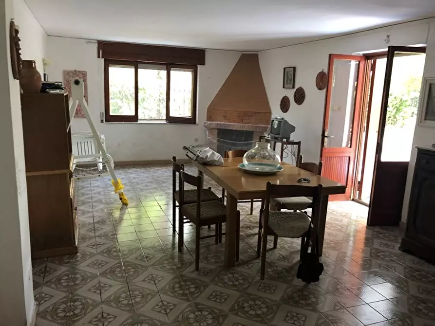 Immagine 13 di Villa in vendita  in via della Giuncaia 43 a Capaccio Paestum