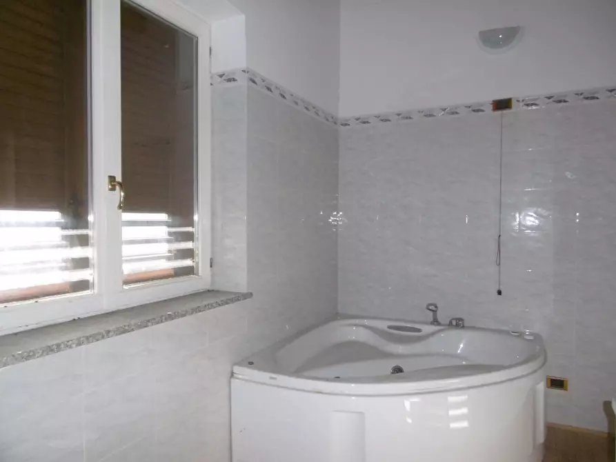 Immagine 16 di Casa indipendente in vendita  in Via Milano a Viggiù