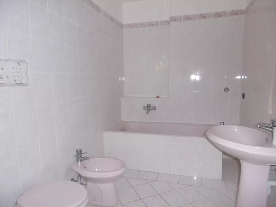 Immagine 4 di Casa indipendente in vendita  in Via Milano a Viggiù