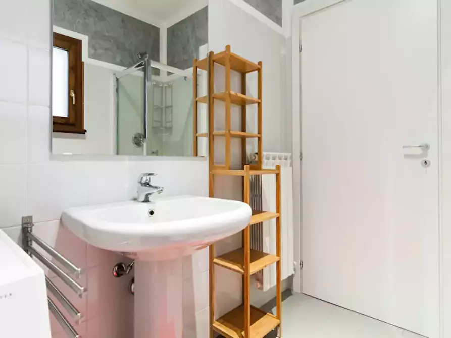 Immagine 7 di Appartamento in vendita  a Porto Ceresio