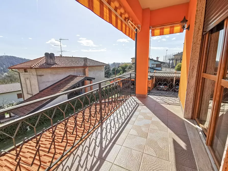 Immagine 2 di Casa indipendente in vendita  in VIA BELVEDERE 10 a Cantello