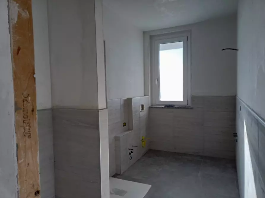 Immagine 4 di Appartamento in vendita  a Saltrio