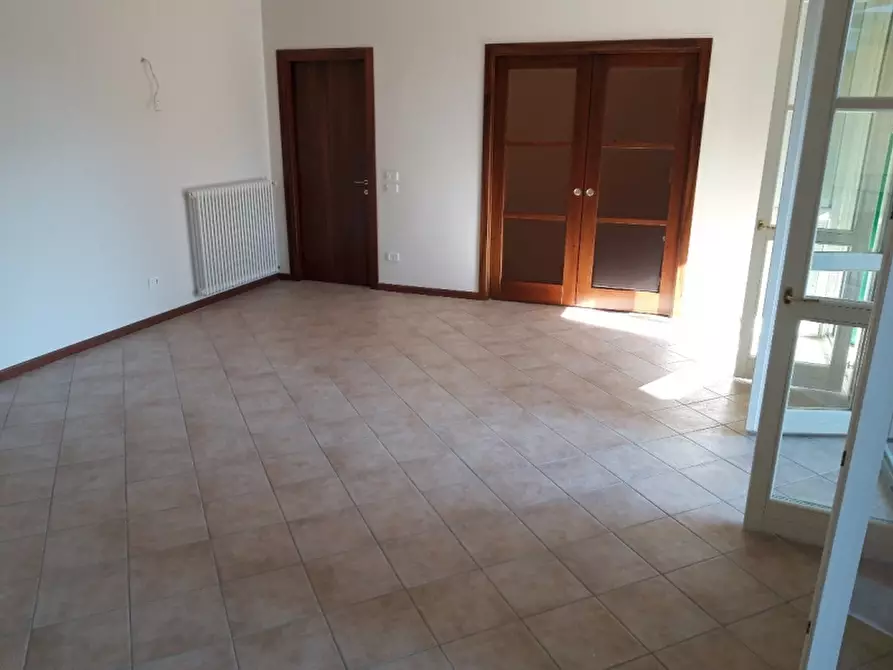 Immagine 2 di Appartamento in vendita  a Montecatini Terme