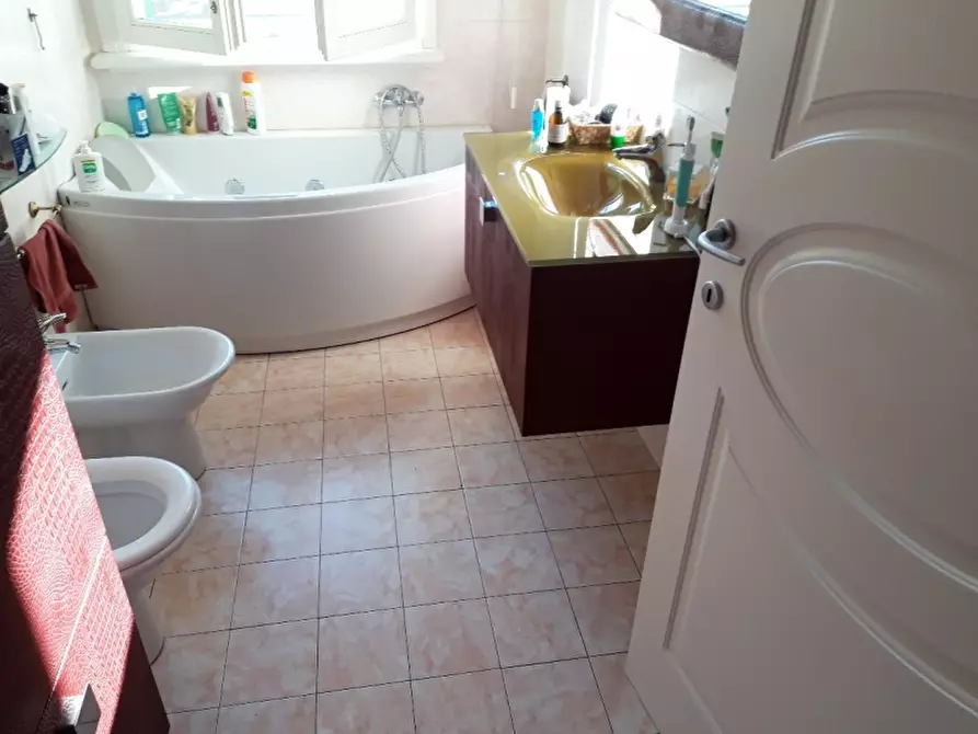 Immagine 12 di Appartamento in vendita  a Montecatini Terme