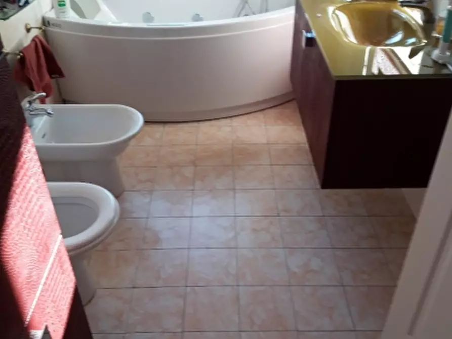 Immagine 14 di Appartamento in vendita  a Montecatini Terme