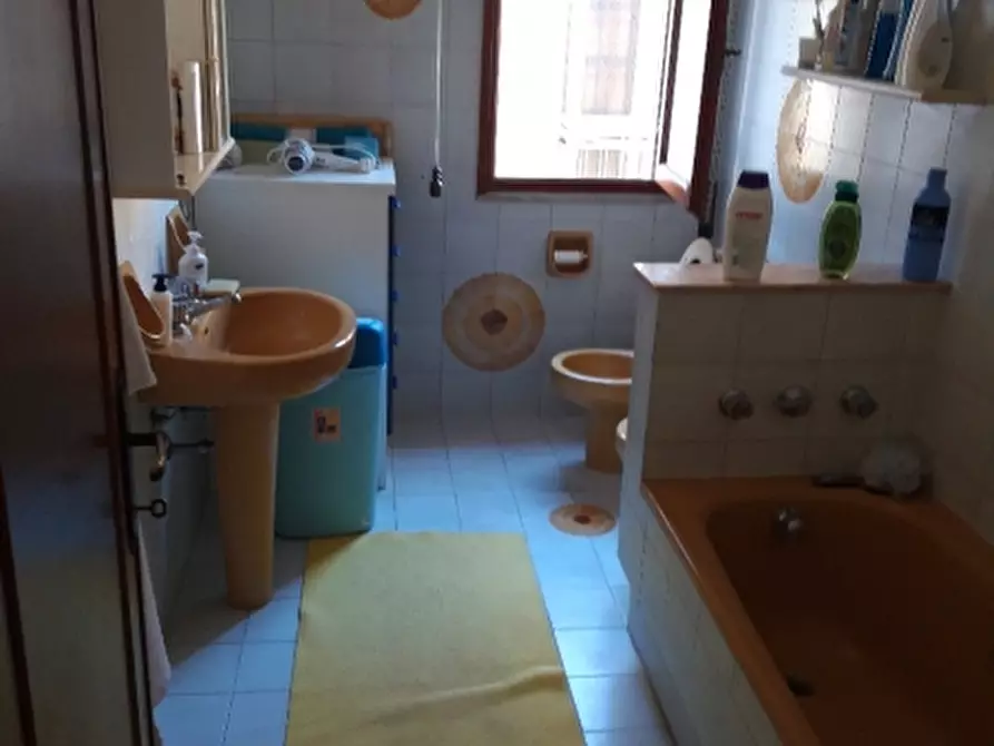 Immagine 15 di Appartamento in vendita  in Via Lucchese a Uzzano