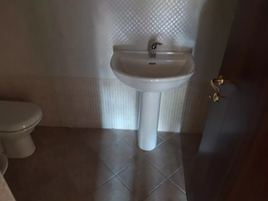 Immagine 16 di Appartamento in vendita  a Montecatini Terme