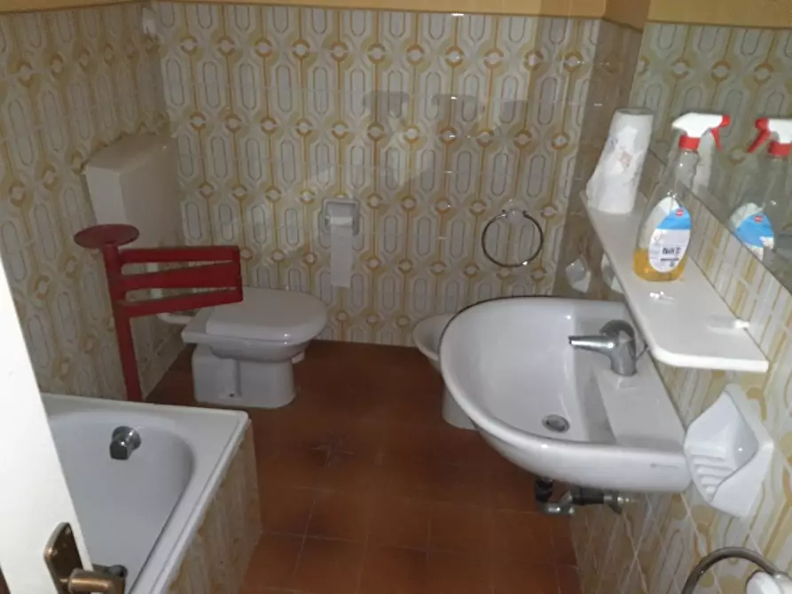 Immagine 16 di Appartamento in vendita  a Montecatini Terme