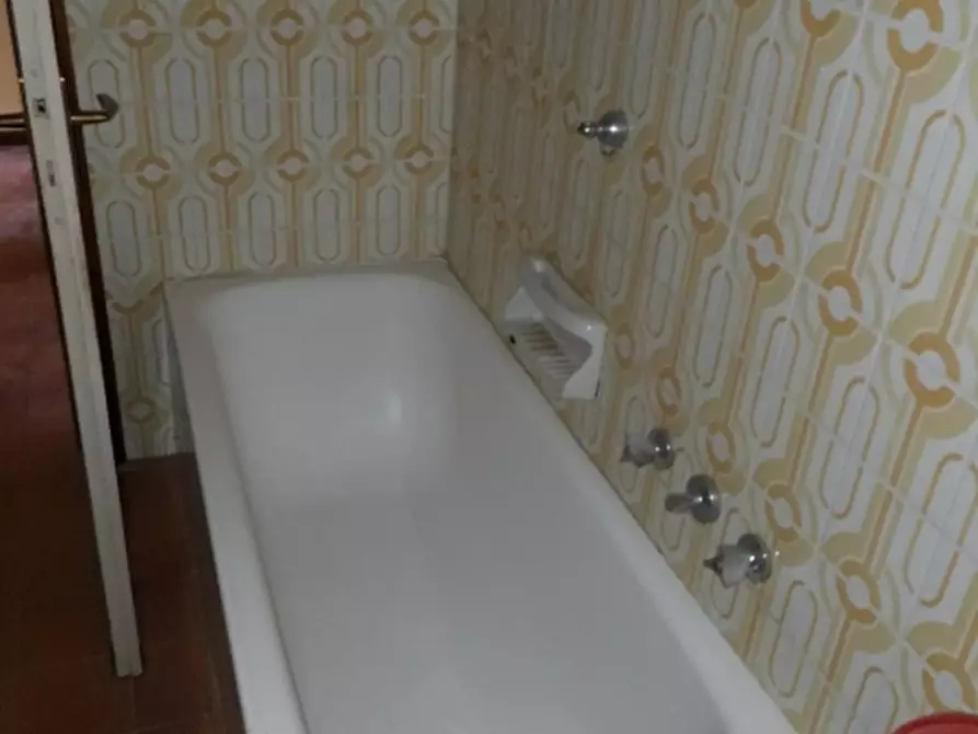 Immagine 17 di Appartamento in vendita  a Montecatini Terme