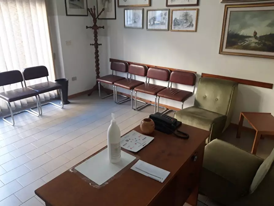 Immagine 4 di Ufficio in vendita  in Corso Matteotti a Montecatini Terme
