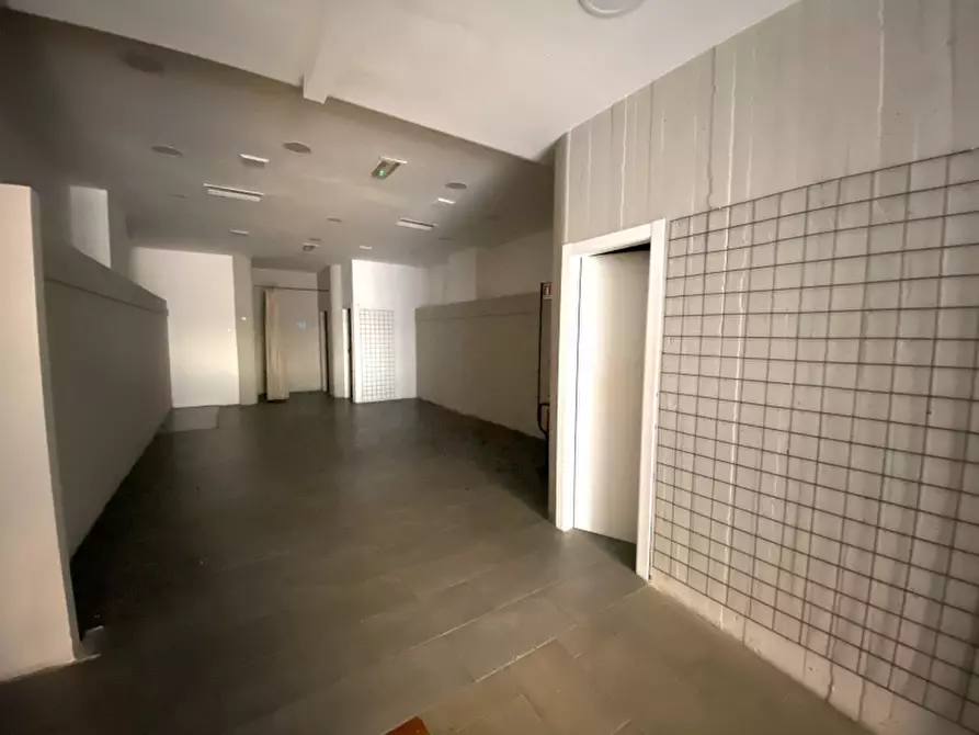 Immagine 2 di Locale commerciale in affitto  in Corso Matteotti a Montecatini Terme