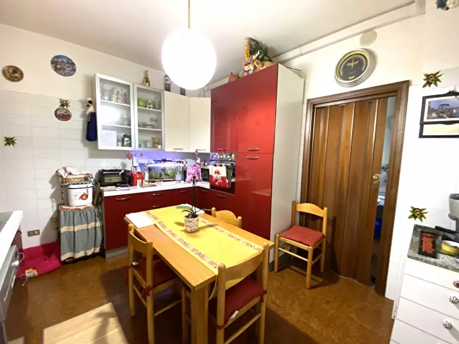 Immagine 20 di Appartamento in vendita  in Via Papa Giovanni XXIII a Montecatini Terme