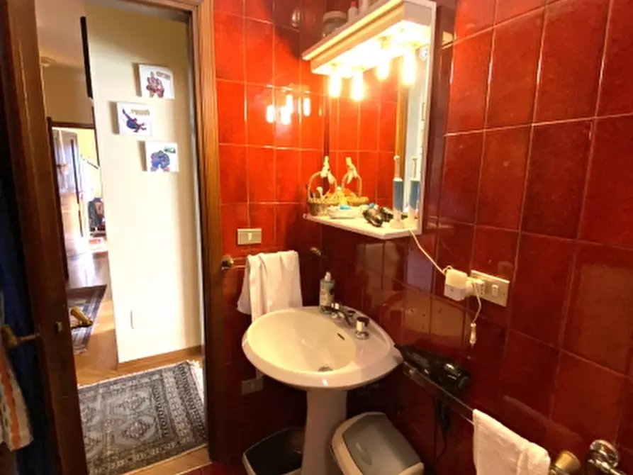 Immagine 10 di Appartamento in vendita  in Via Papa Giovanni XXIII a Montecatini Terme