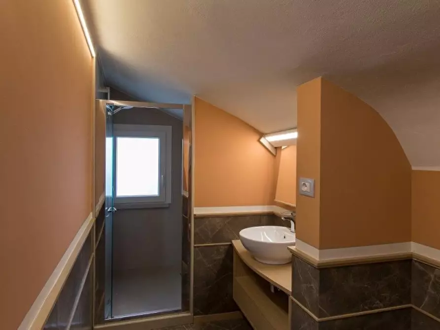 Immagine 19 di Appartamento in vendita  in Viale Marconi a Montecatini Terme