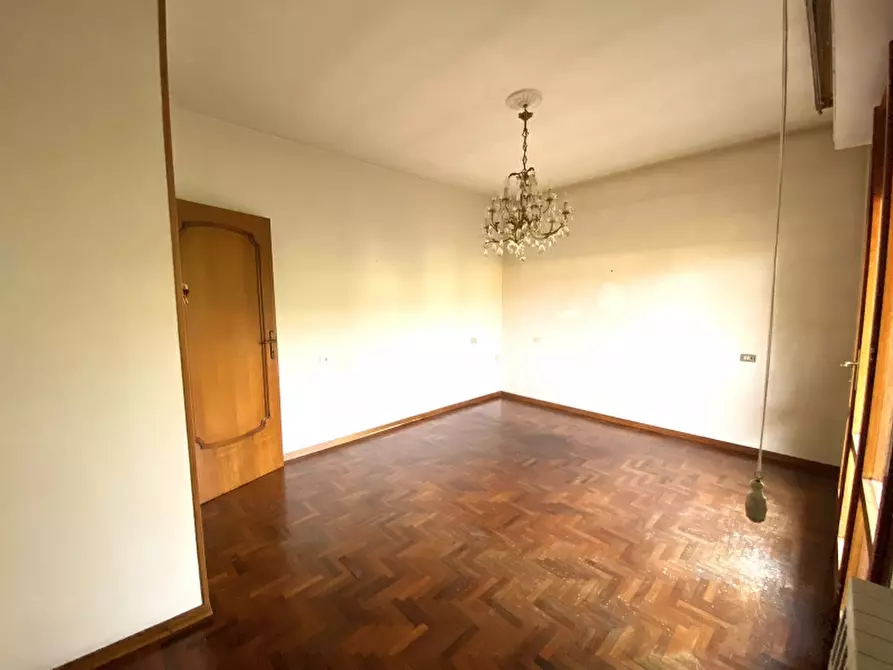 Immagine 19 di Appartamento in vendita  in Via Baccelli a Montecatini Terme