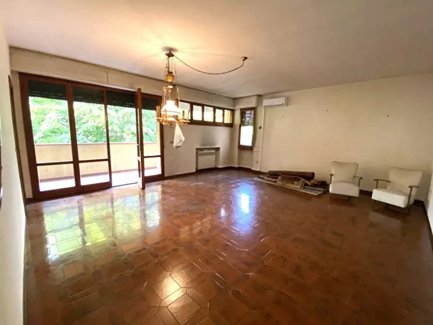 Immagine 3 di Appartamento in vendita  in Via Baccelli a Montecatini Terme