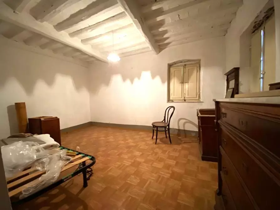 Immagine 3 di Appartamento in vendita  in Via Pasquini a Massa E Cozzile