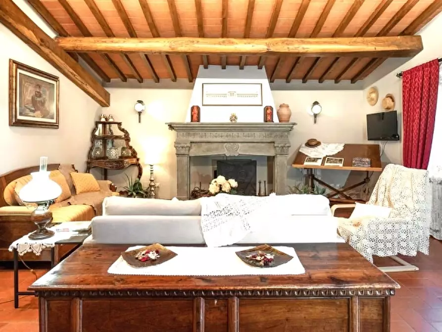 Immagine 2 di Villa in vendita  in Via Marlianese a Montecatini Terme