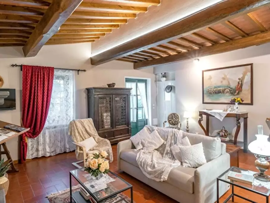 Immagine 1 di Villa in vendita  in Via Marlianese a Montecatini Terme