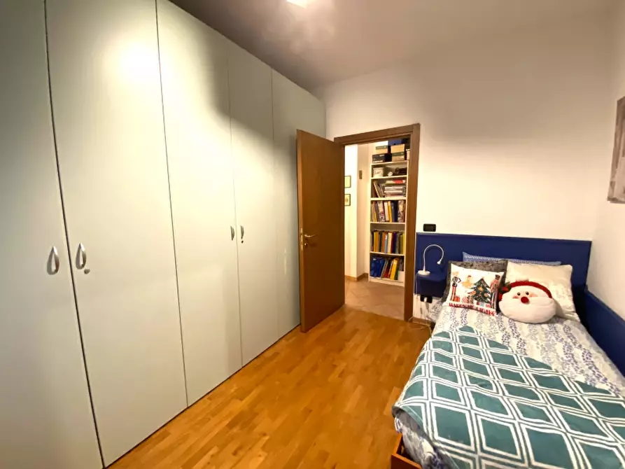 Immagine 13 di Appartamento in vendita  in Piazza Cavour a Massa E Cozzile