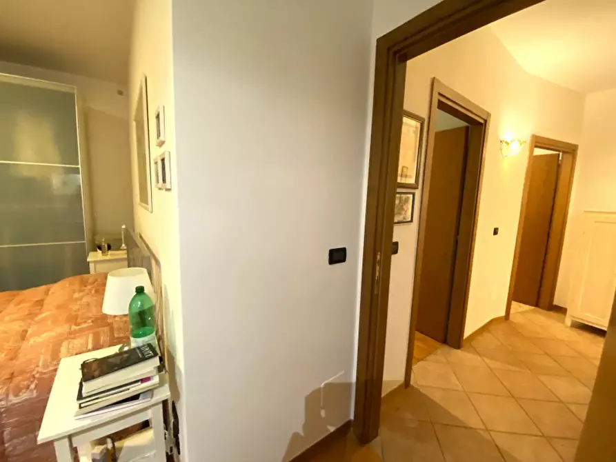 Immagine 18 di Appartamento in vendita  in Piazza Cavour a Massa E Cozzile