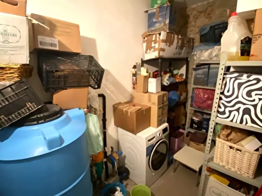 Immagine 23 di Appartamento in vendita  in Piazza Cavour a Massa E Cozzile