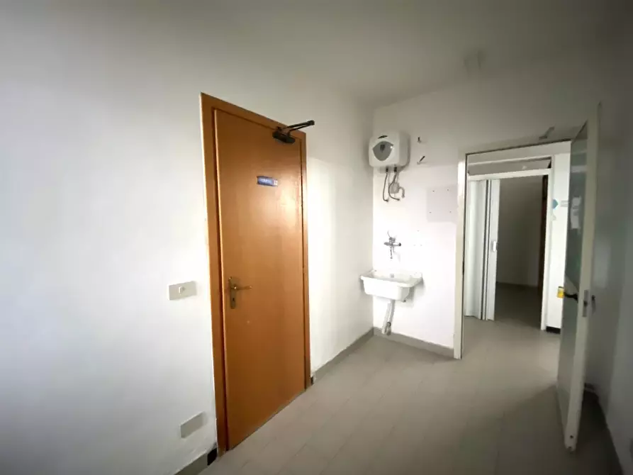 Immagine 20 di Laboratorio in affitto  in del Salsero a Montecatini Terme