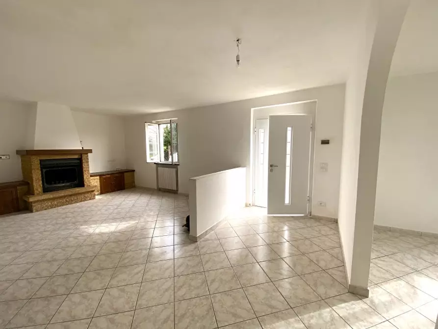 Immagine 1 di Villa in vendita  in Via Ponte Buggianese (PT) a Buggiano