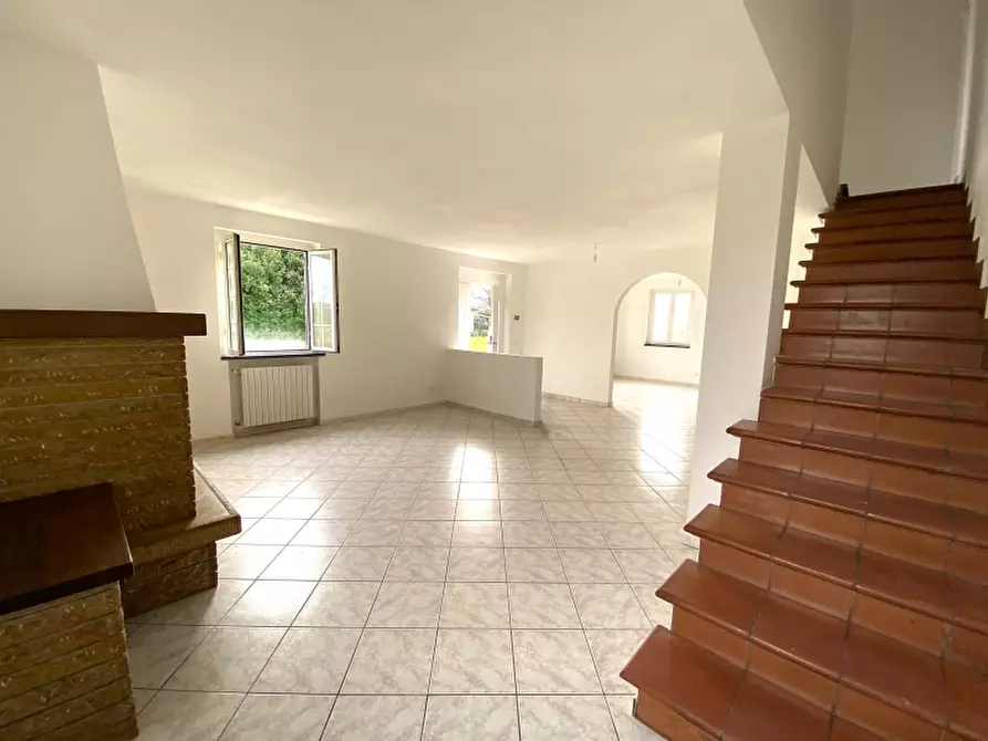 Immagine 3 di Villa in vendita  in Via Ponte Buggianese (PT) a Buggiano