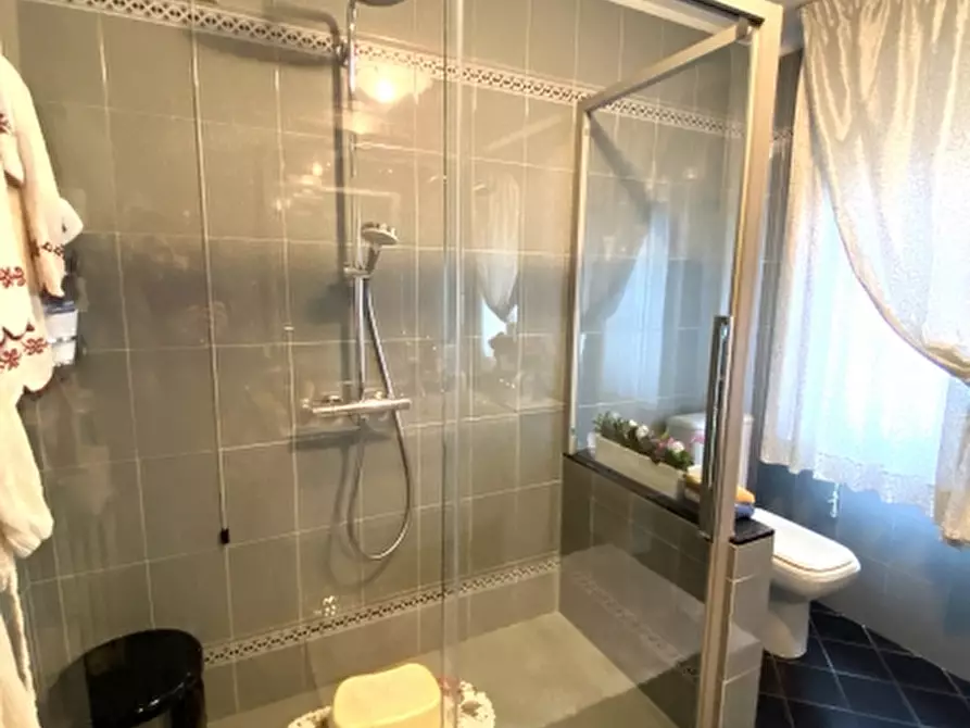 Immagine 8 di Villa in vendita  in Via Giovanni Gentile a Montecatini Terme