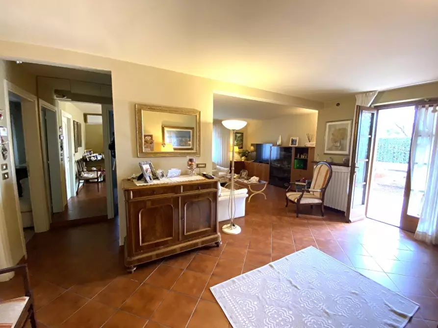 Immagine 1 di Villa in vendita  in Via Giovanni Gentile a Montecatini Terme